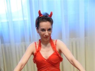DivineEvelyn - chat online x with this brown hair Gorgeous lady 