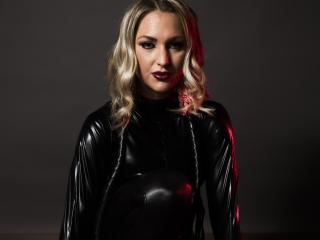 MayraTheQueen - chat online sex with a European Mistress 