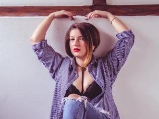 BelledeNuit - Live chat hard with a 18+ teen woman with huge knockers 