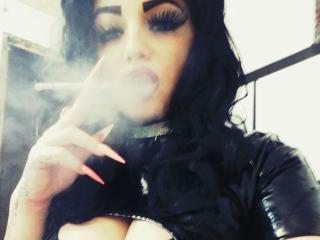 QueenDaimond - Chat live sex with this shaved pubis Mistress 