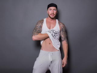 AronGrant - Chat cam hot with a Men sexually attracted to the same sex with fit physique 