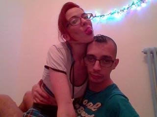 Lesfr - Web cam hard with a thin body Female and male couple 