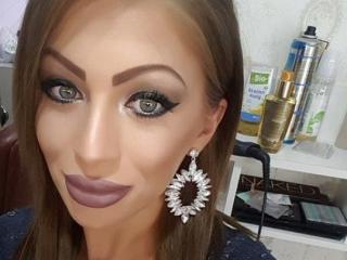 ChaudeHorny - Chat cam x with this Porn 18+ teen woman with big bosoms 