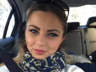SublimeIlona - Web cam sexy with this shaved genital area Hot chicks 
