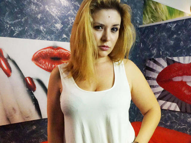 SpicySuzy - Live chat sexy with this huge knockers Hot chicks 