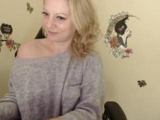 BeautyAngell - Live cam sexy with a Young and sexy lady with small boobs 