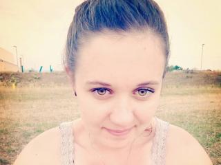 ChaudeBella69 - Web cam nude with a charcoal hair 18+ teen woman 