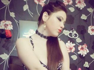MissLoraa - Chat exciting with this cocoa like hair Mistress 