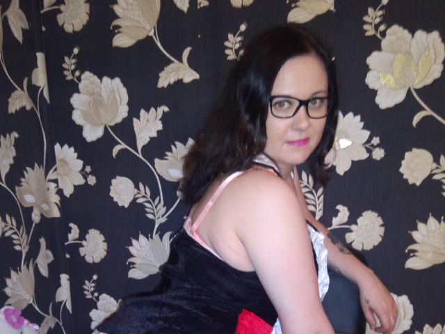 ChaudeBella69 - Live sex cam - 3944525