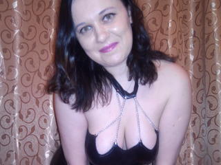 ChaudeBella69 - Webcam hot with a trimmed pubis Young lady 