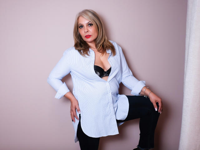 SweetHotBlondeB - Live sex cam - 3950215