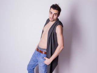 GlennVargas - Webcam exciting with a Gays with well built 