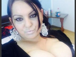 BigBoobElla - Webcam exciting with this dark hair Hot lady 
