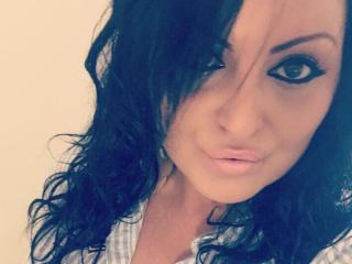 BigBoobElla - Chat cam hot with this huge knockers Lady 