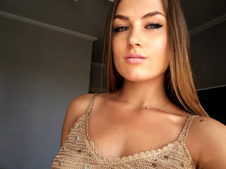 SugarLipsss - Show nude with a vigorous body Young and sexy lady 