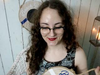 OhMyMoxie - Chat cam hot with a shaved intimate parts Young lady 