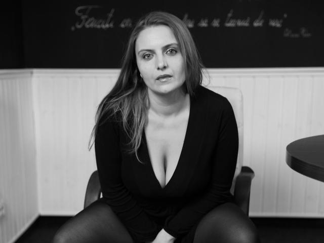 Oliviaaa - сексуальная веб-камера в реальном времени - 4040060