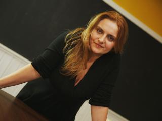 LuciaLue - Spectacle sexy avec cette Sensationnelle jeune demoiselle en chaleur avec des beaux seins sur la plateforme XLove.com 