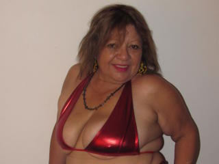 DiablillaMilf - Chat cam sex avec une Model mature d’Amérique latine sur le site Matures cam 