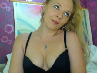TendreVanessa - online show exciting with a trimmed genital area Lady 