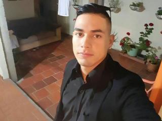 AronHott69 - Sexe cam en vivo - 4083685