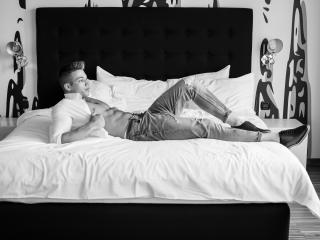 HaydenSpearz - Cam en direct avec ce Couple Homo au corps athlétique sur le site XLovegay.com 