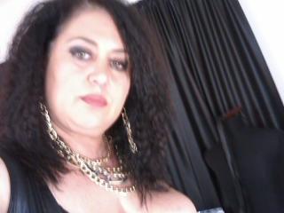 SeductiveBustyBabe - Chat cam x with a brown hair Dominatrix 