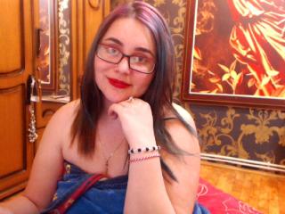 DeborahPrincess - Chat live hot with a plump body Young lady 