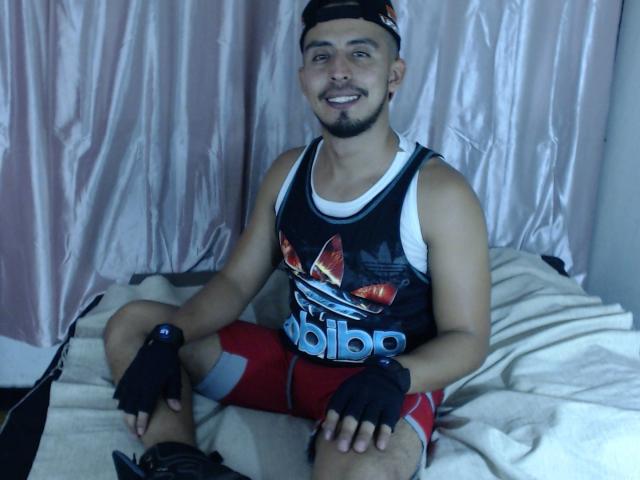 DanielBigDick - Show live sexy with a trimmed sexual organ Gays 