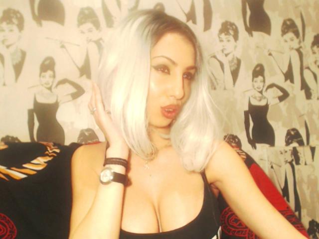BrunetteBabe69 - Live Sex Cam - 4146200