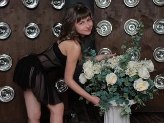 MariaDaisy - Live x with this shaved intimate parts Sexy girl 