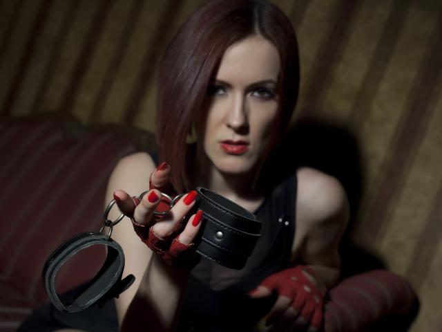 ClaraDomme - online chat sex with this slender build Fetish 