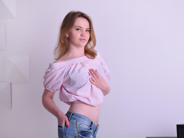 JenyJam - Chat live x with a Girl with small tits 