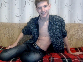 AntonyS - online chat xXx with this European Horny gay lads 