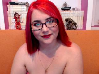 DeborahPrincess - Webcam hot with this shaved intimate parts Girl 
