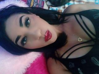 SexxyDanna - Chat cam sexy with a shaved pubis Young lady 