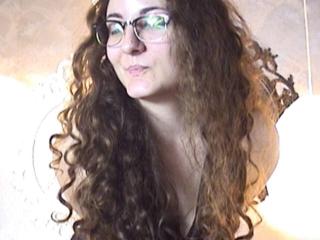 OhMyMoxie - Live x avec une Sacrée jeune camgirl en chaleur occidentale sur le service XLove.com 