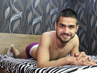 SweetAlrenzo - Video chat exciting with this black hair Horny gay lads 