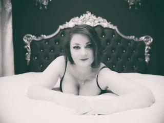 AliciaXHotty - online show nude with a White Mature 