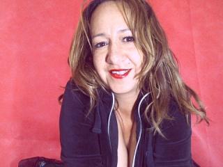 RubiaHot - Live cam hot with a Hooters Mature 