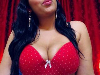 HottyLupita - Webcam live intime avec cette Magnifique camgirl hot épilée sur le service Xlove 