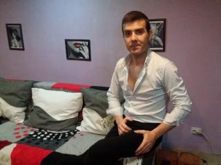 Bobandchris69 - Webcam live hot with a European Girl and boy couple 