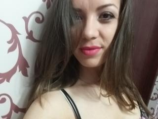 Abriana - Live cam sex with this shaved vagina Young lady 