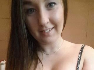 AmyJollie - Live chat en direct avec une Merveilleuse bombe très sexy européenne sur la plateforme XLove.com 