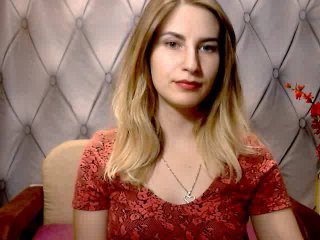 CamaliyaVip - Chat cam nude with this Girl with standard titties 