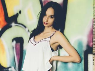 MabelMey - Live cam porno avec une Magnifique jeune nana très sexy blanche sur la plateforme Xlove 