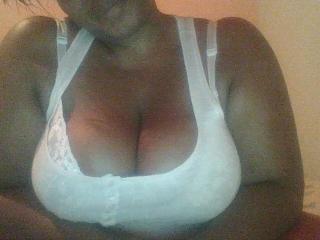 KinkyTanyaX - Video chat hot with a ebony Sexy mother 