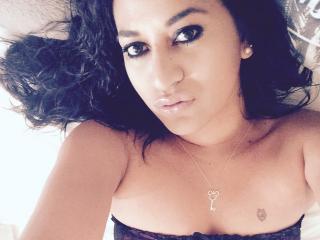 TahitiBabe - Chat sexy with a Girl with standard titties 