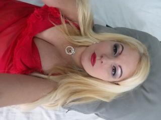 Marysele - Chat cam xXx with this shaved intimate parts Mature 
