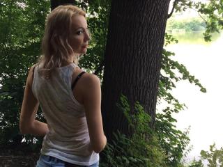 AvelynForYou - Video chat hard with this golden hair Hot babe 